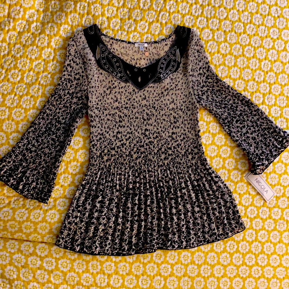 Nicola Top. Black and white gently pleated pattern. Brand New.